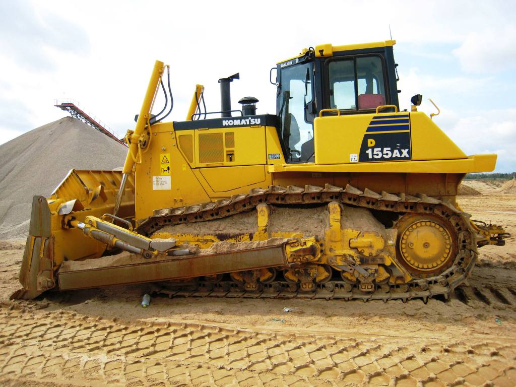 бульдозер Komatsu